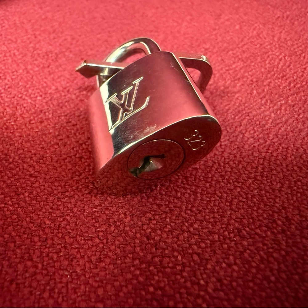 Louis Vuitton Silver Lock and Key #323 - Picture 4 of 6